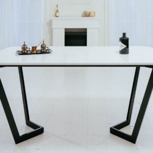 Ebédlőasztal fehér íves